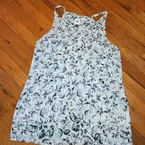CAbi blk and white Floral sleeveless blouse size "S"